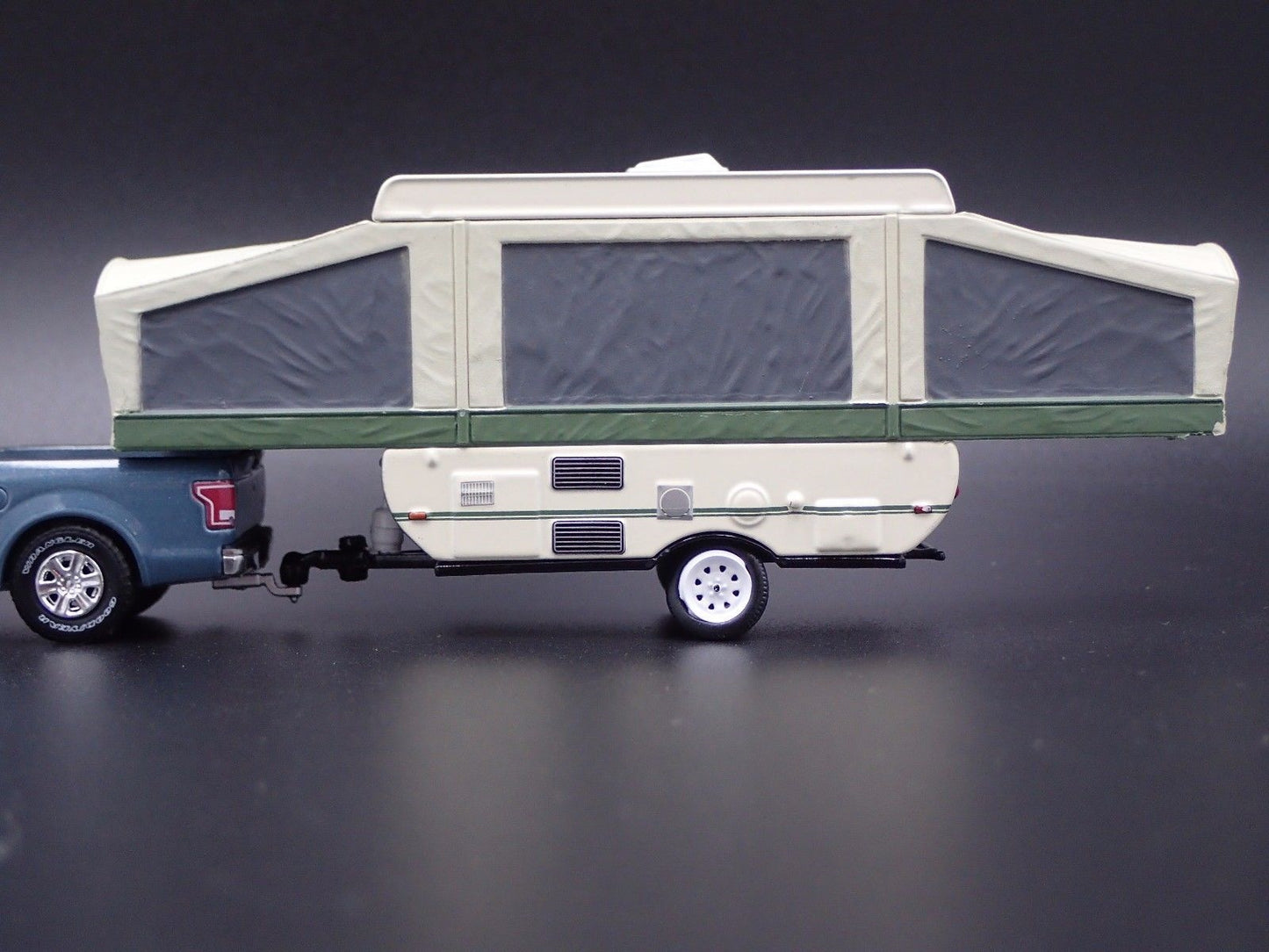 POP-UP CAMPER TRAILER DETAILED INTERIOR RARE 1:64 DIORAMA DIECAST MODEL
