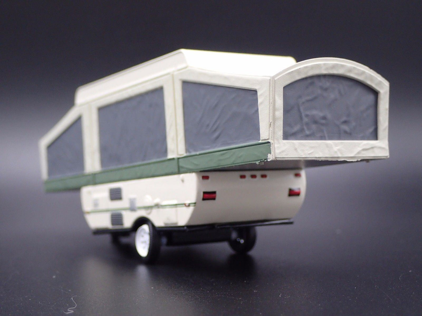 POP-UP CAMPER TRAILER DETAILED INTERIOR RARE 1:64 DIORAMA DIECAST MODEL