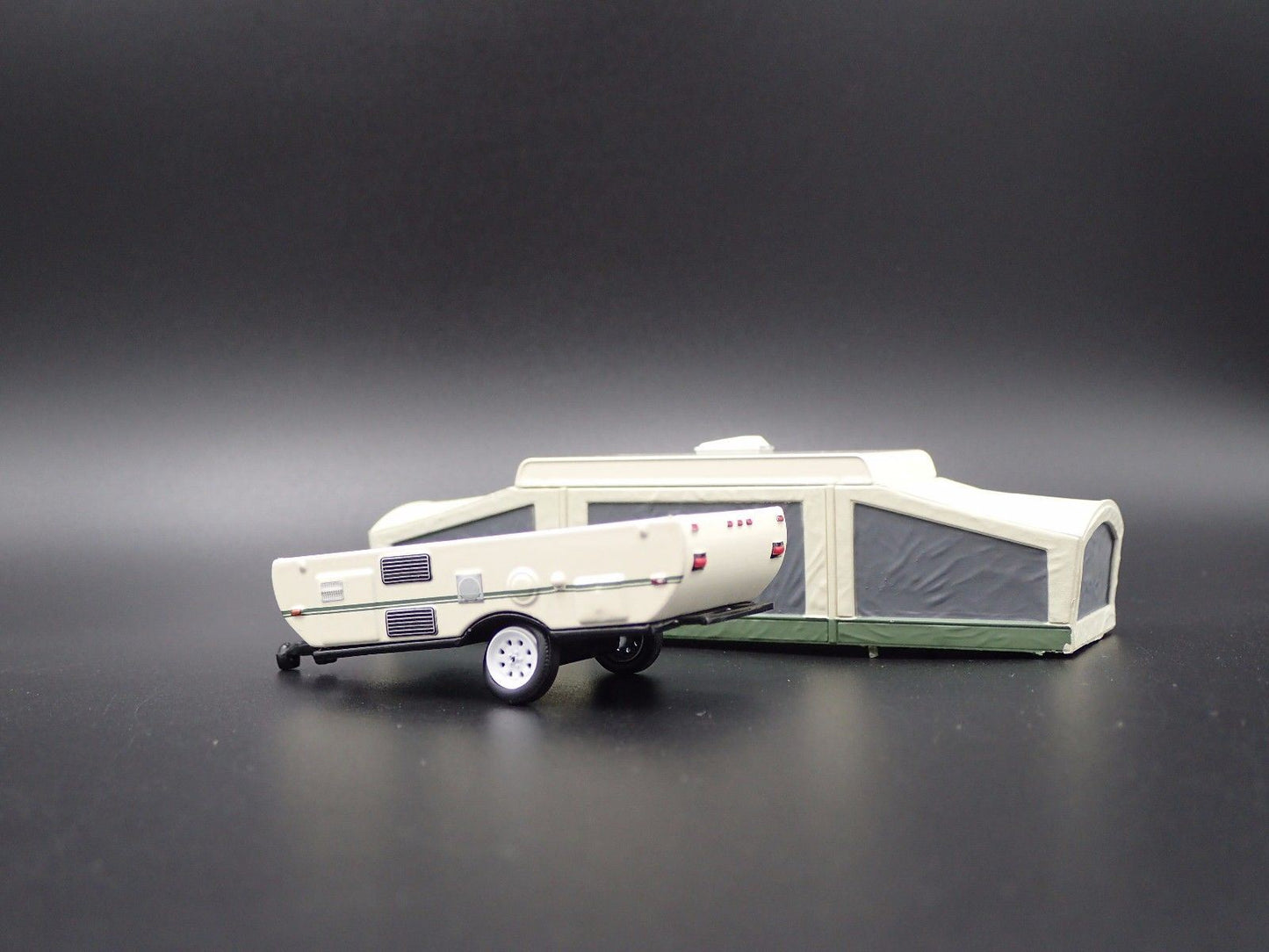POP-UP CAMPER TRAILER DETAILED INTERIOR RARE 1:64 DIORAMA DIECAST MODEL