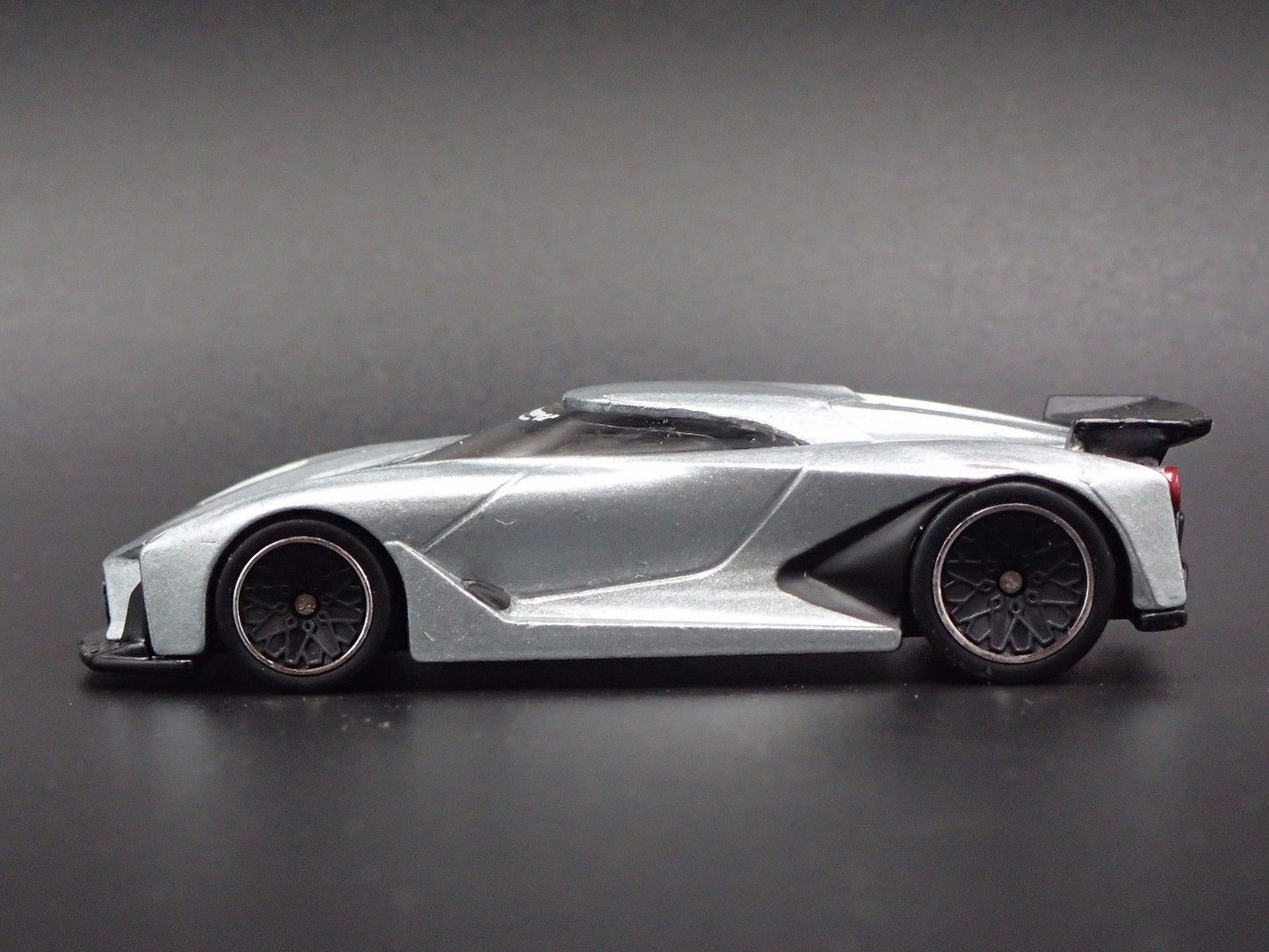 2020 NISSAN VISION GT CONCEPT GRAN TURISMO 1:64 SCALE DIROAMA DIECAST MODEL CAR