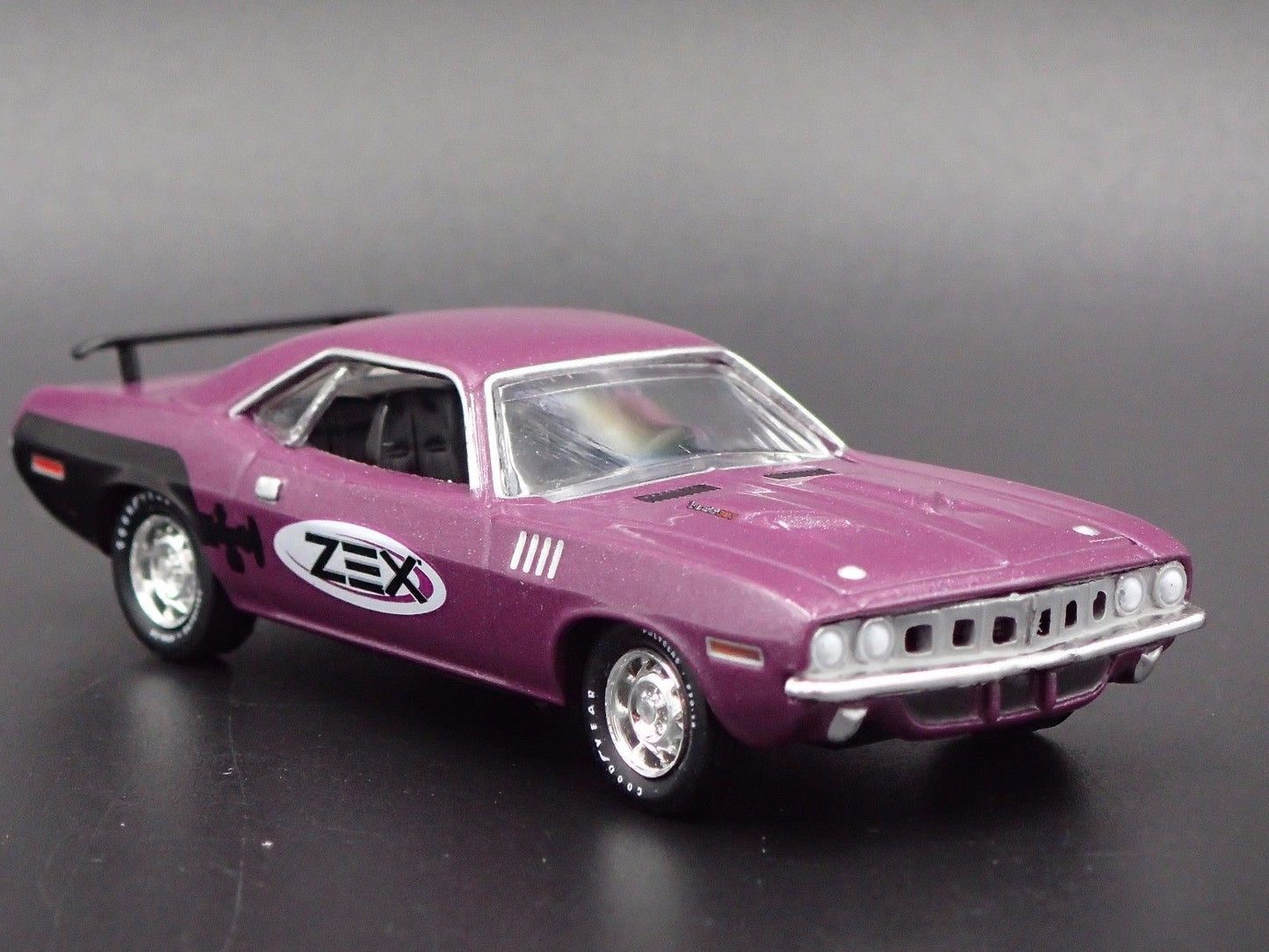 1971 71 PLYMOUTH CUDA 383 ZEX 1/64 SCALE COLLECTIBLE DIORAMA DIECAST MODEL CAR