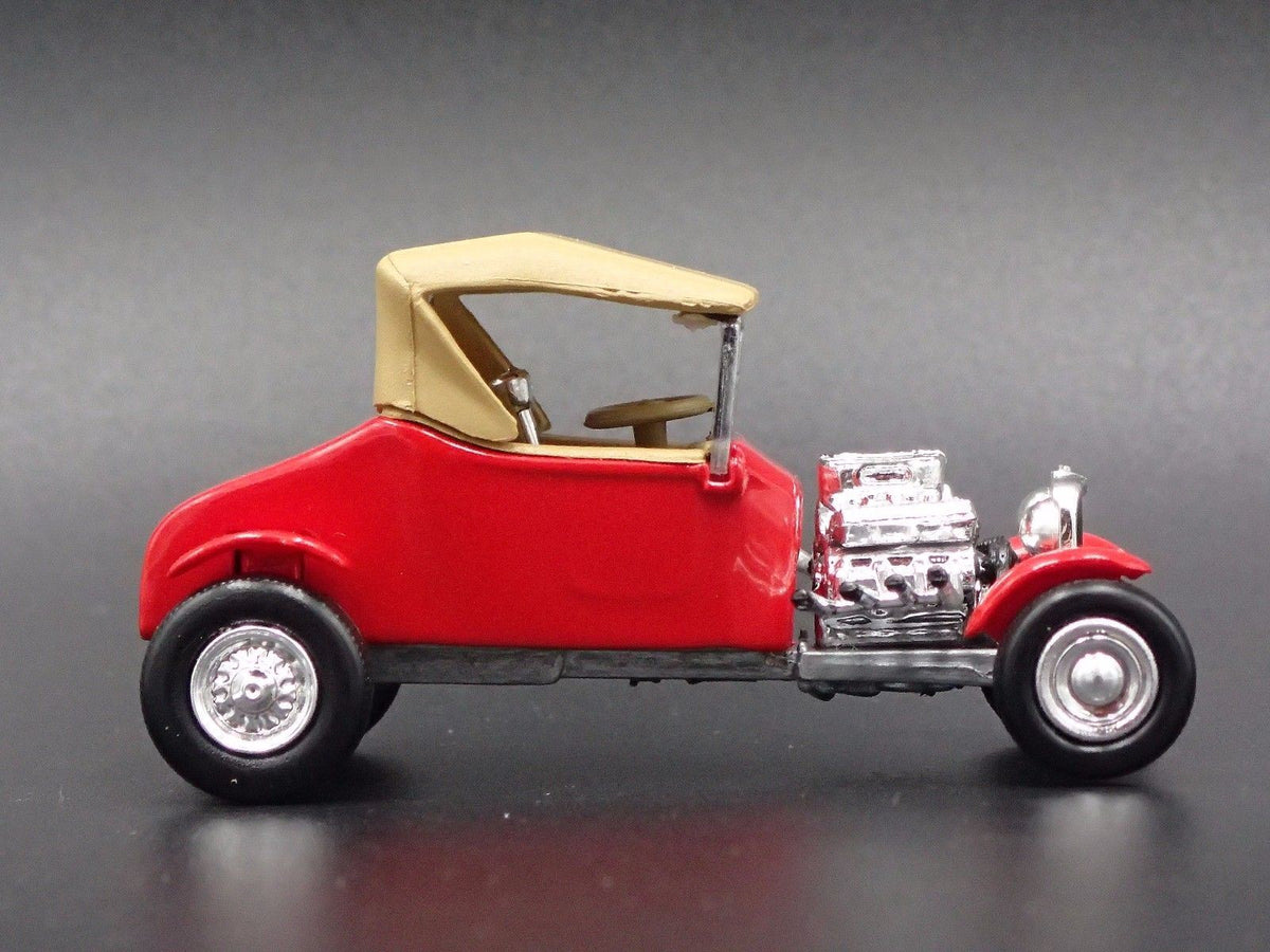 1927 FORD MODEL T ROADSTER RARE 1:64 COLLECTIBLE DIORAMA DIECAST MODEL CAR-Burning Rubber Toy Company
