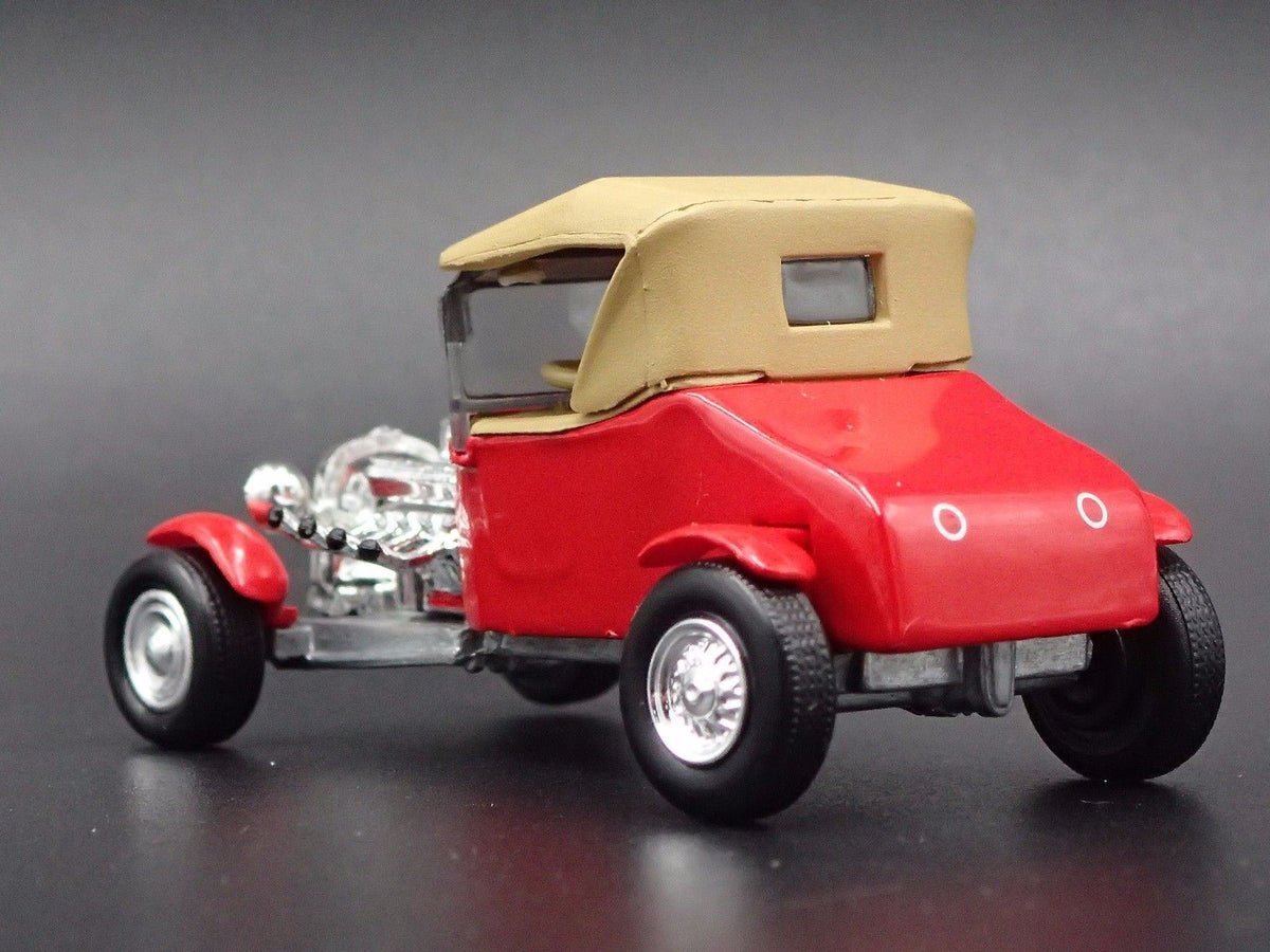 1927 FORD MODEL T ROADSTER RARE 1:64 COLLECTIBLE DIORAMA DIECAST MODEL CAR-Burning Rubber Toy Company