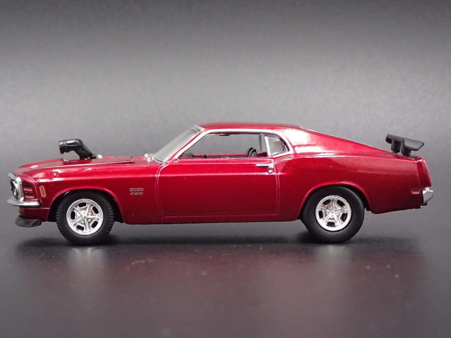 1970 70 FORD MUSTANG FASTBACK BOSS 429 RARE 1:64 SCALE DIORAMA DIECAST MODEL CAR