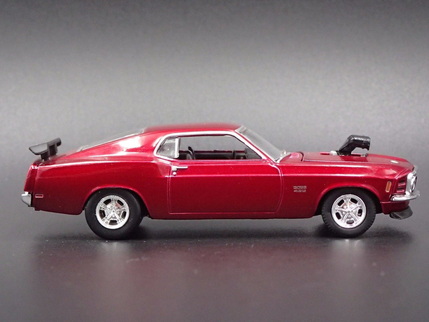 1970 70 FORD MUSTANG FASTBACK BOSS 429 RARE 1:64 SCALE DIORAMA DIECAST MODEL CAR