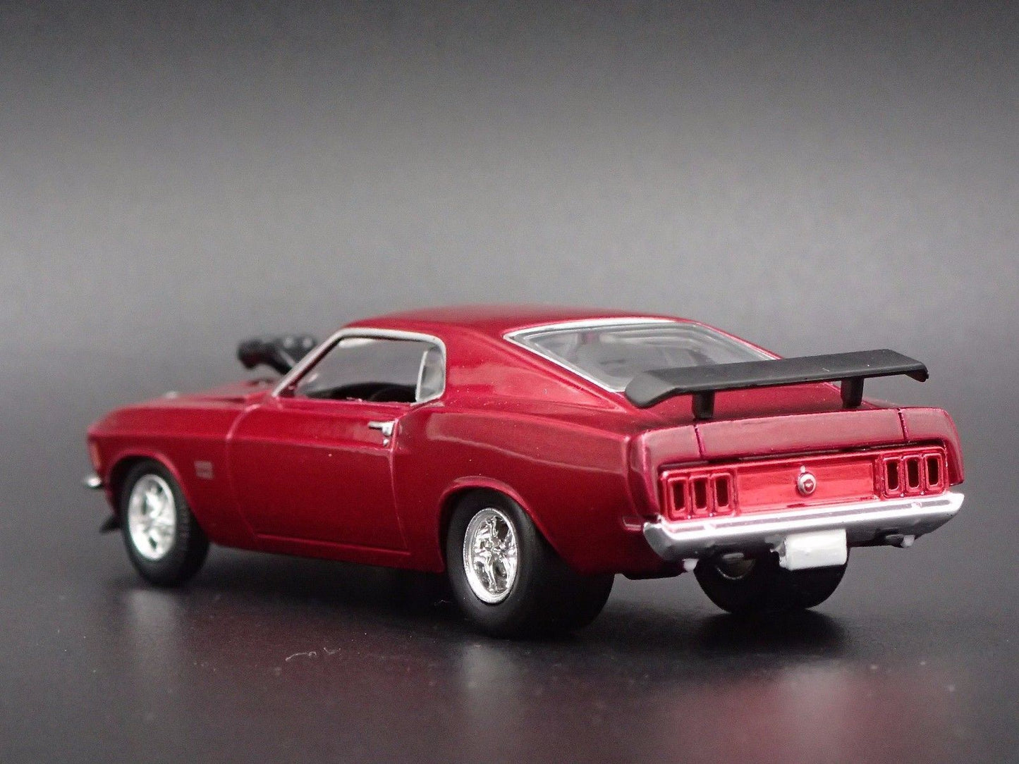 1970 70 FORD MUSTANG FASTBACK BOSS 429 RARE 1:64 SCALE DIORAMA DIECAST MODEL CAR