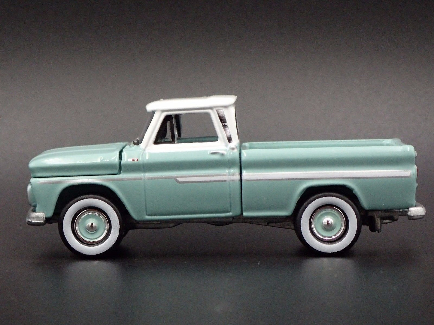 1965 65 CHEVY CHEVROLET SHORTBED PICKUP TRUCK RARE 1:64 SCALE DIECAST MODEL CAR