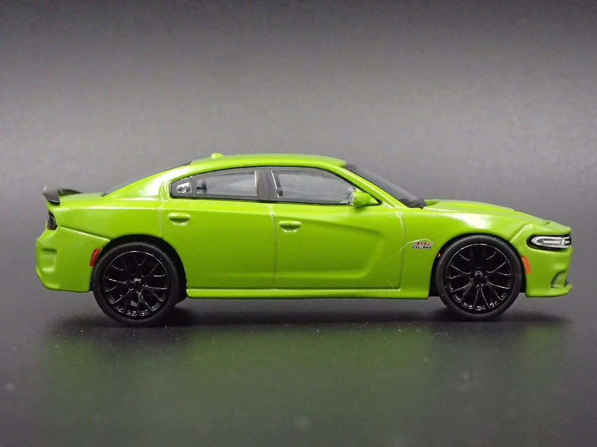 2017 DODGE CHARGER SRT 392 RARE 1:64 COLLECTIBLE DIORAMA DIECAST MODEL CAR-Burning Rubber Toy Company
