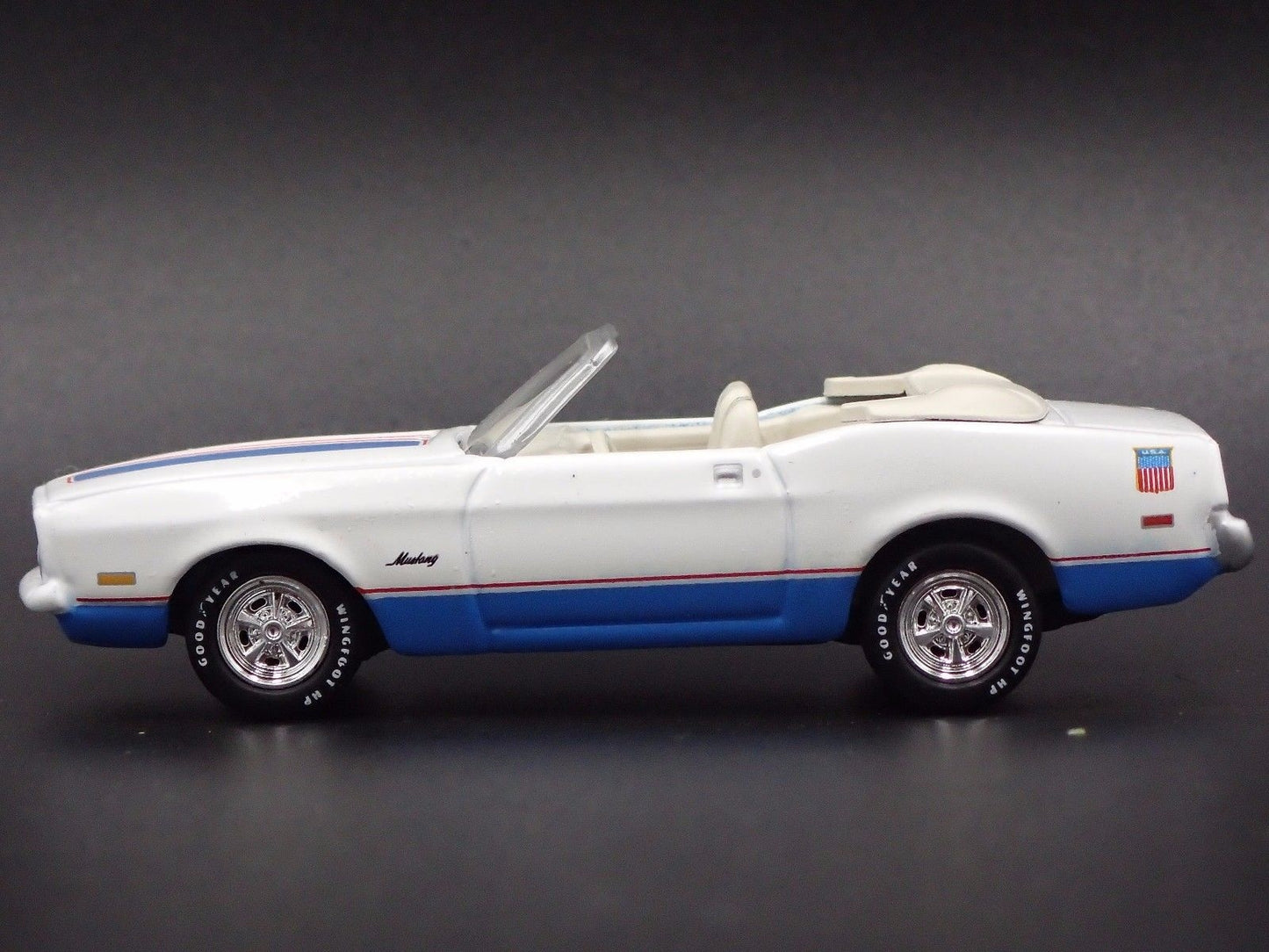 1972 FORD MUSTANG OLYMPIC SPIRIT CONVERTIBLE WHITE 1/64 SCALE DIECAST MODEL CAR
