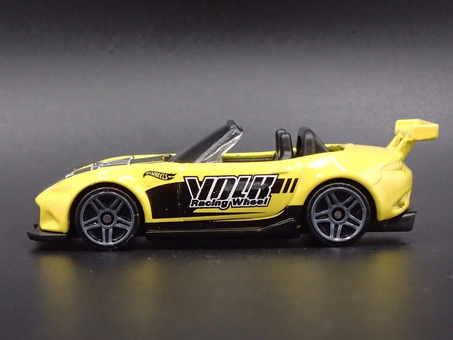 2015-2025 MAZDA MX5 MIATA CONVERTIBLE ND 1:64 SCALE DIORAMA DIECAST MODEL CAR