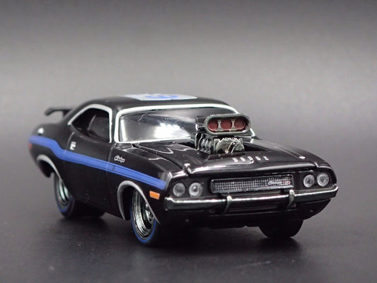 1970 70 DODGE CHALLENGER RT 1:64 SCALE COLLECTIBLE DIORAMA DIECAST MODEL CAR