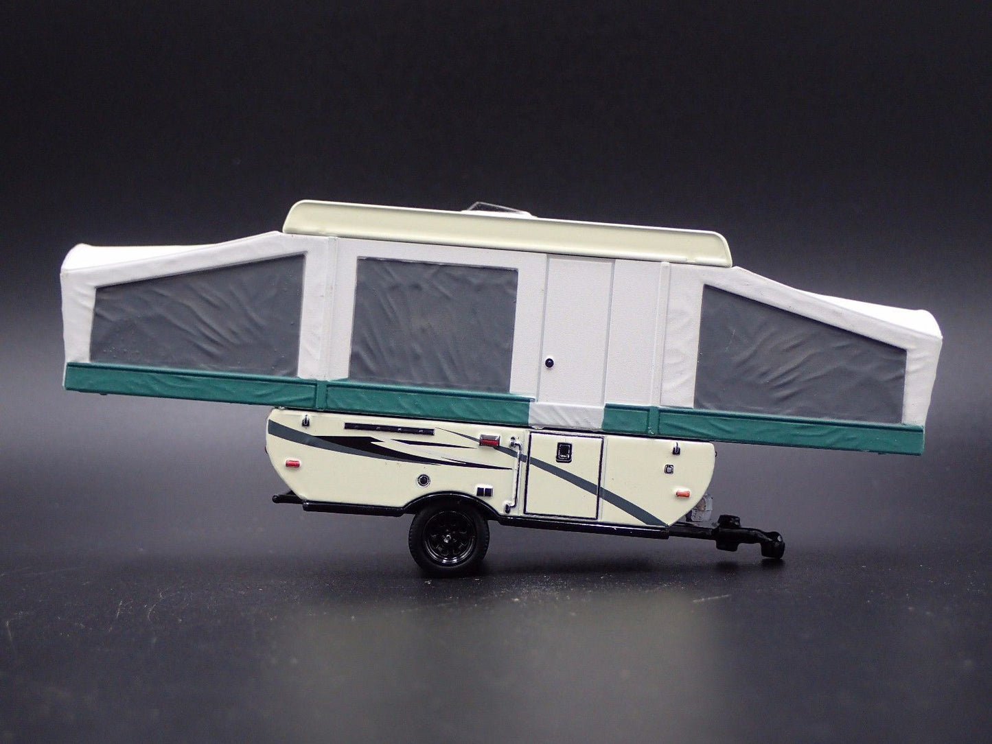 POP UP CAMPER TRAILER WHITE 1:64 SCALE DIECAST COLLECTIBLE DIORAMA MODEL