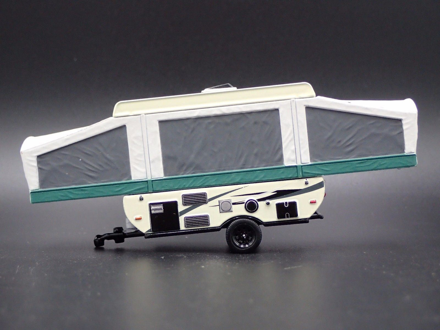 POP UP CAMPER TRAILER WHITE 1:64 SCALE DIECAST COLLECTIBLE DIORAMA MODEL