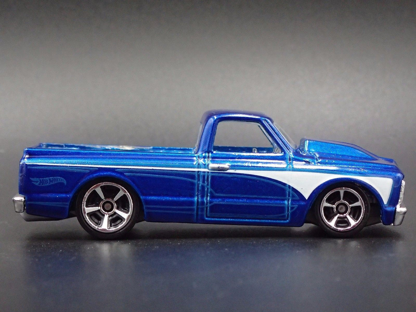 1967 67 CHEVY CHEVROLET C10 SHORT BED PICKUP TRUCK 1:64 SCALE DIECAST MODEL CAR