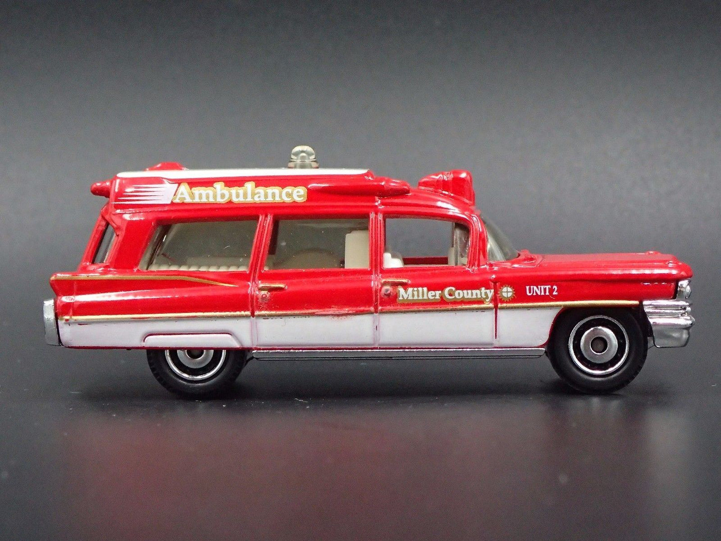 1963 63 CADILLAC AMBULANCE RARE 1:81 COLLECTIBLE DIORAMA DIECAST MODEL CAR