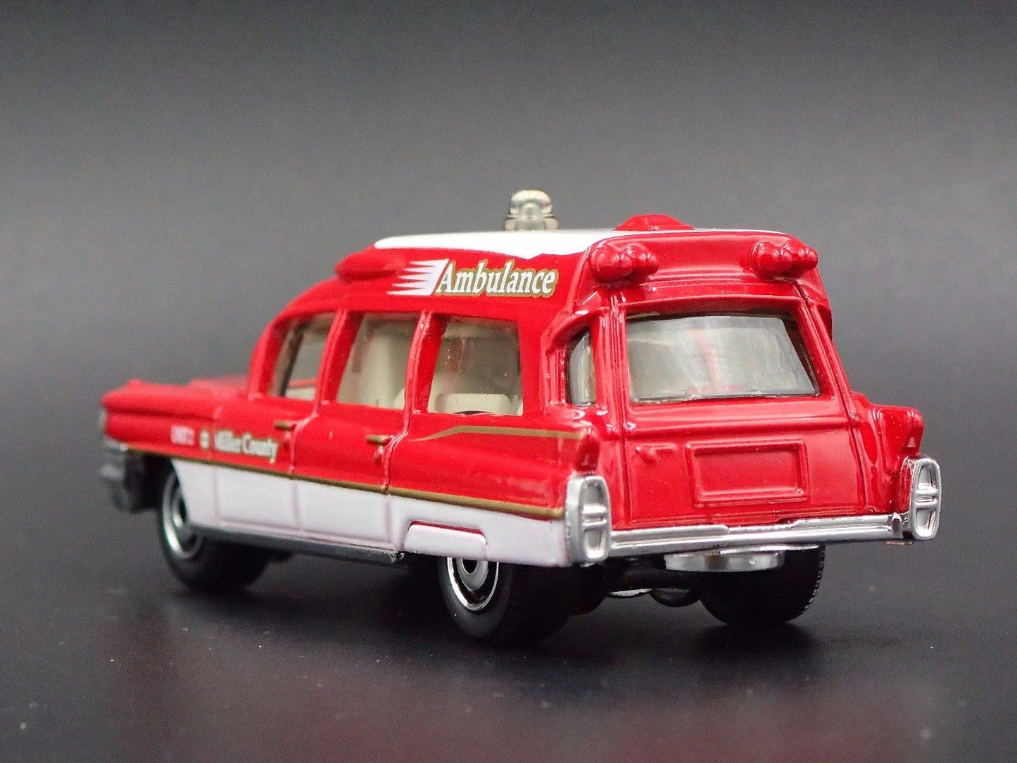 1963 63 CADILLAC AMBULANCE RARE 1:81 COLLECTIBLE DIORAMA DIECAST MODEL CAR