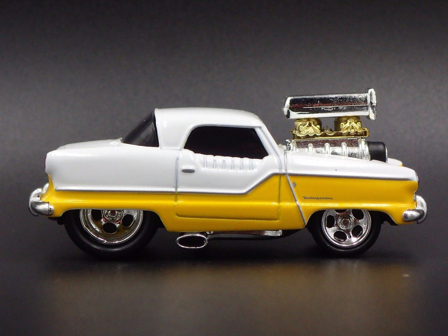 1954 54 AMC NASH METROPOLITAN RARE 1:64 SCALE COLLECTIBLE DIECAST MODEL CAR