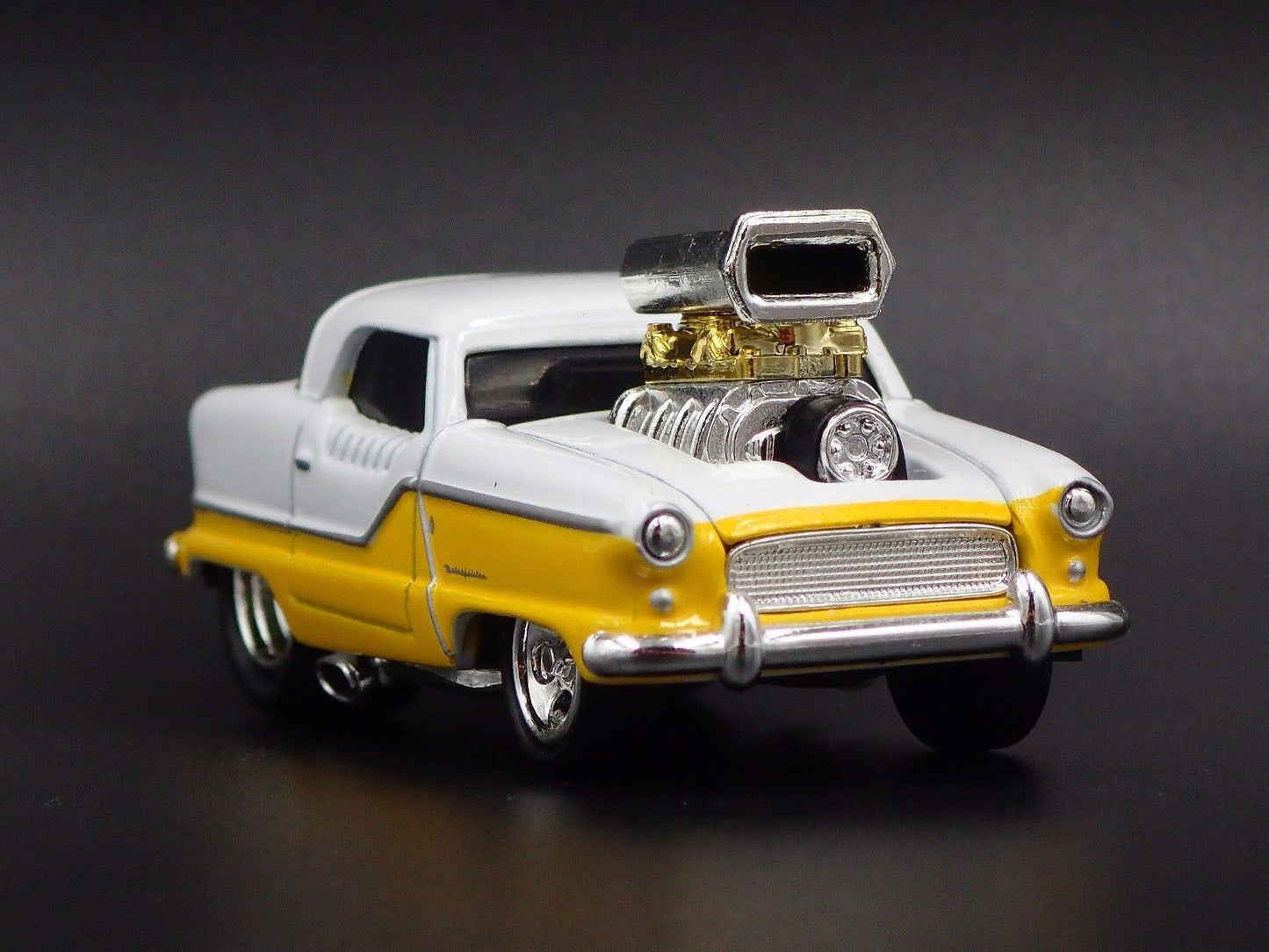1954 54 AMC NASH METROPOLITAN RARE 1:64 SCALE COLLECTIBLE DIECAST MODEL CAR