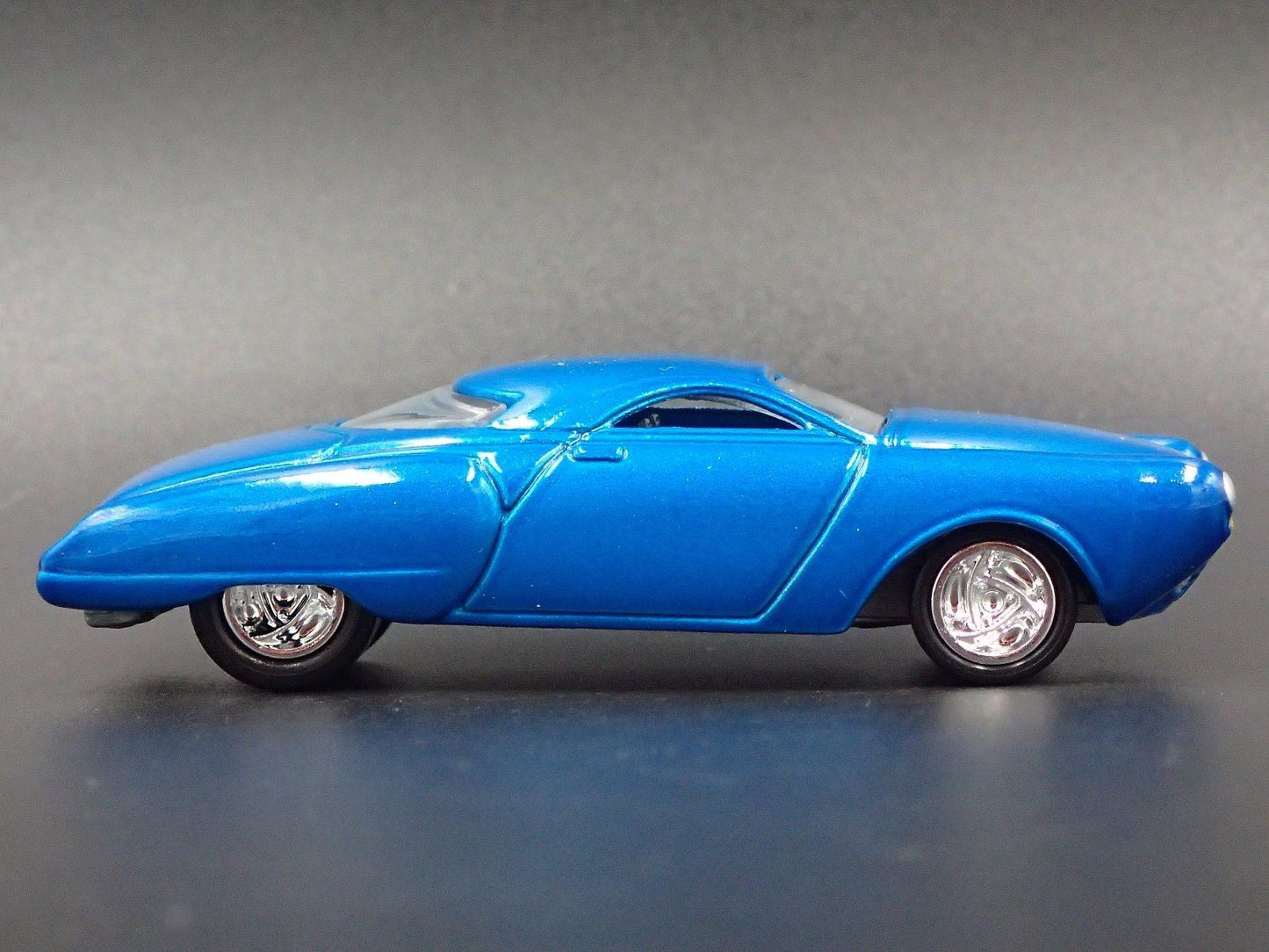 1951 51 STUDEBAKER COMMANDER RARE 1:64 SCALE COLLECTIBLE DIORAMA DIECAST MODEL CAR