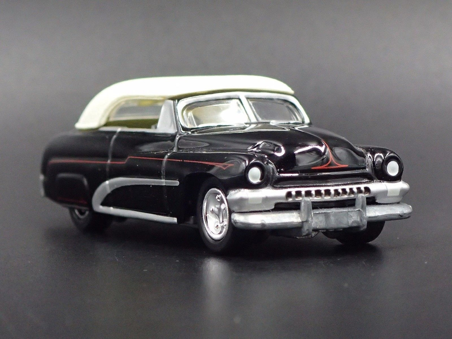 1951 51 MERC MERCURY CONVERTIBLE BLACK RARE 1:64 SCALE DIORAMA DIECAST MODEL CAR