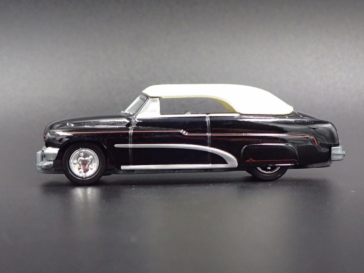 1951 51 MERC MERCURY CONVERTIBLE BLACK RARE 1:64 SCALE DIORAMA DIECAST MODEL CAR