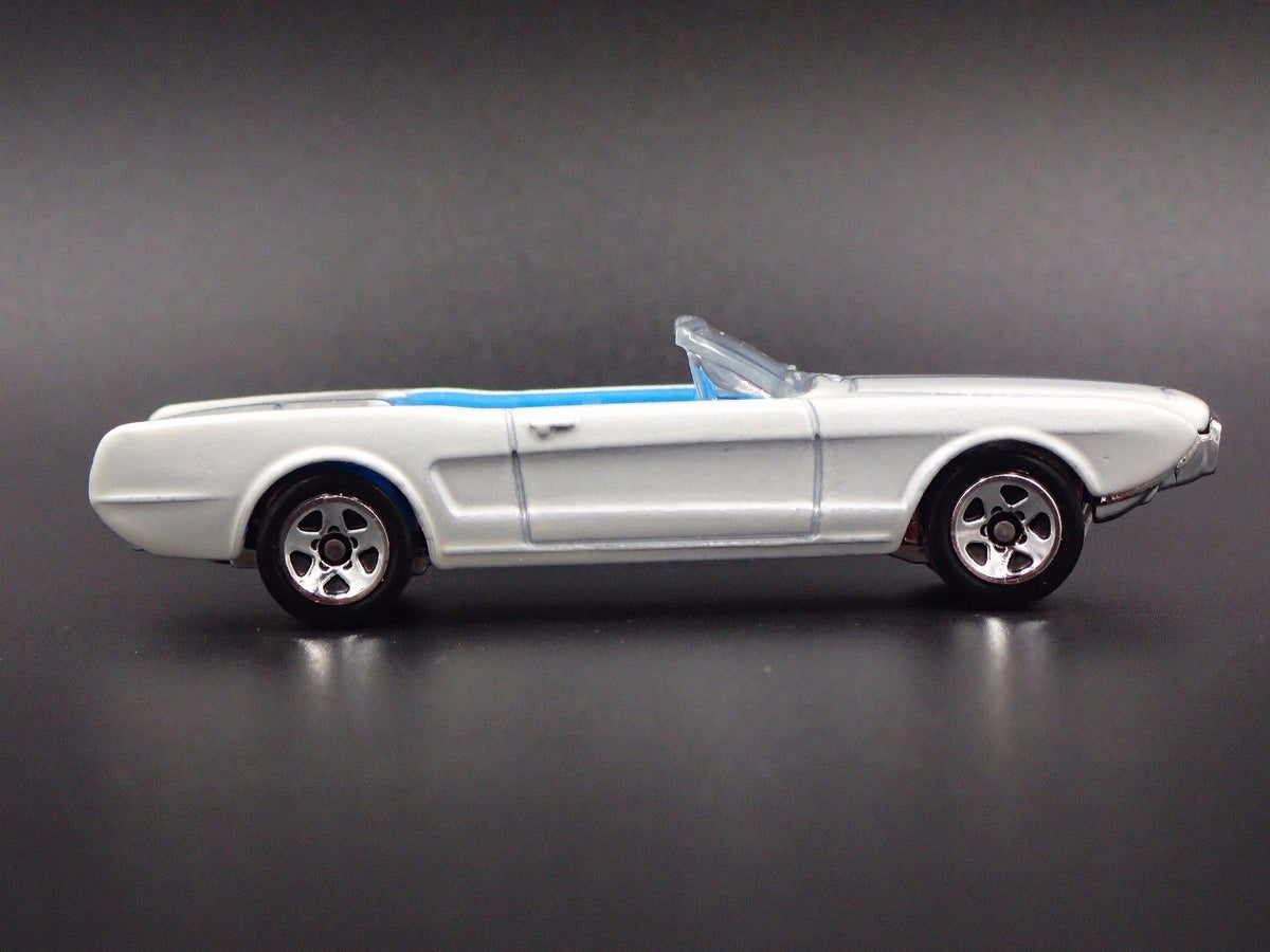 1963 63 FORD MUSTANG II CONCEPT 1:64 SCALE COLLECTIBLE DIORAMA DIECAST MODEL CAR-Burning Rubber Toy Company