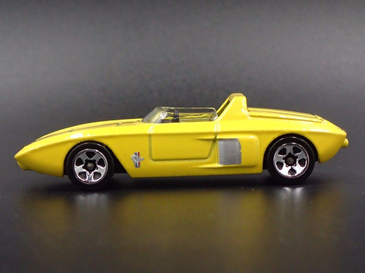 1962 62 FORD MUSTANG CONCEPT 1:64 SCALE COLLECTIBLE DIORAMA DIECAST MODEL CAR-Burning Rubber Toy Company