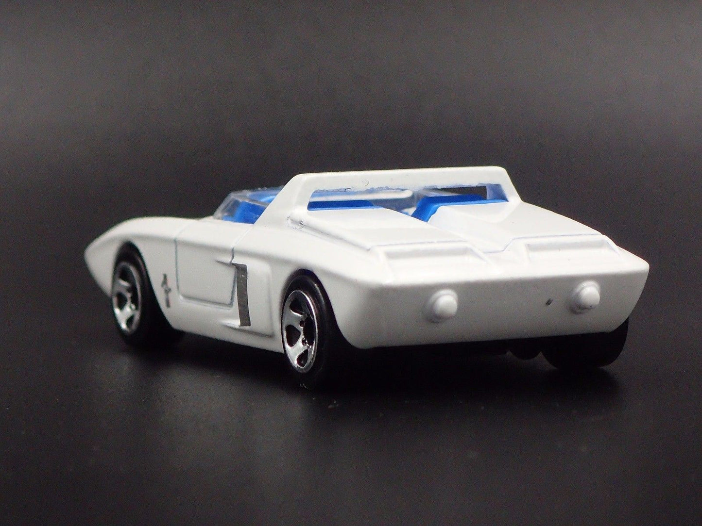 1962 62 FORD MUSTANG CONCEPT 1:64 SCALE COLLECTIBLE DIORAMA DIECAST MODEL CAR