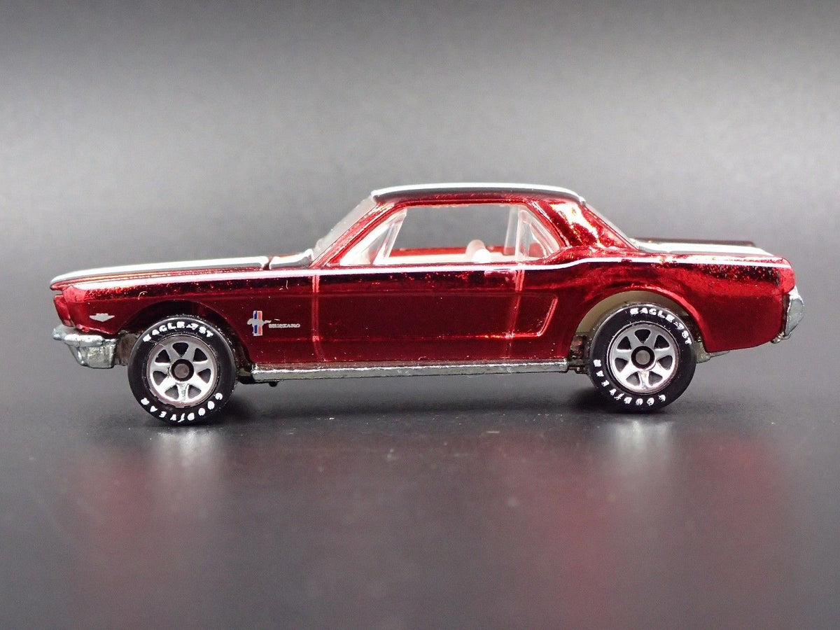 1965 FORD MUSTANG COUPE RARE 1:64 COLLECTIBLE DIORAMA DIECAST MODEL CAR-Burning Rubber Toy Company