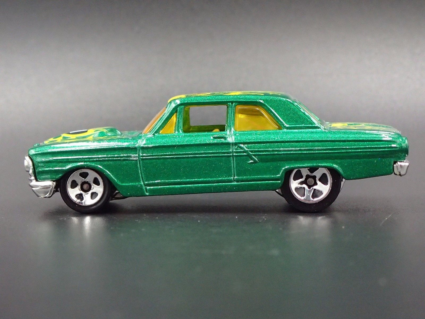 1964 64 FORD THUNDERBOLT GREEN 1:64 SCALE COLLECTIBLE DIORAMA DIECAST MODEL CAR