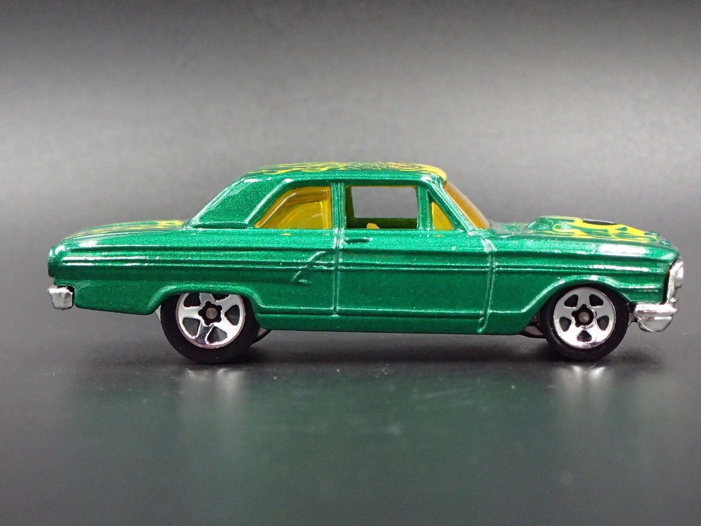 1964 64 FORD THUNDERBOLT GREEN 1:64 SCALE COLLECTIBLE DIORAMA DIECAST MODEL CAR