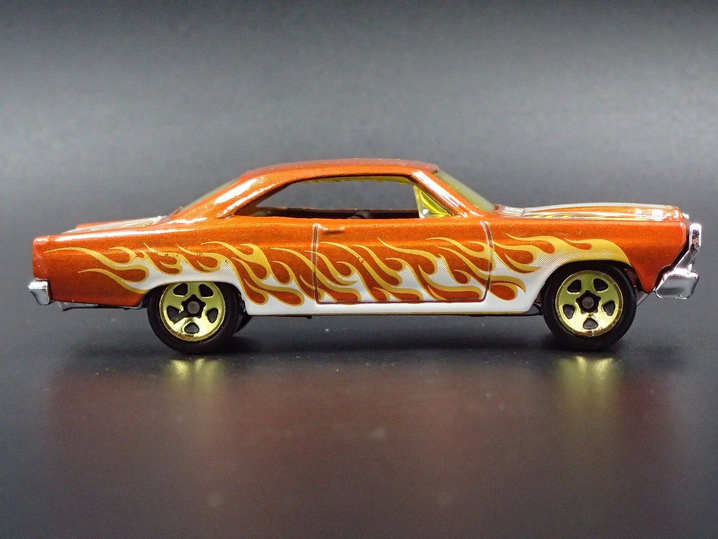 1966 66 FORD FAIRLANE GT ORANGE 1:64 SCALE COLLECTIBLE DIORAMA DIECAST MODEL CAR