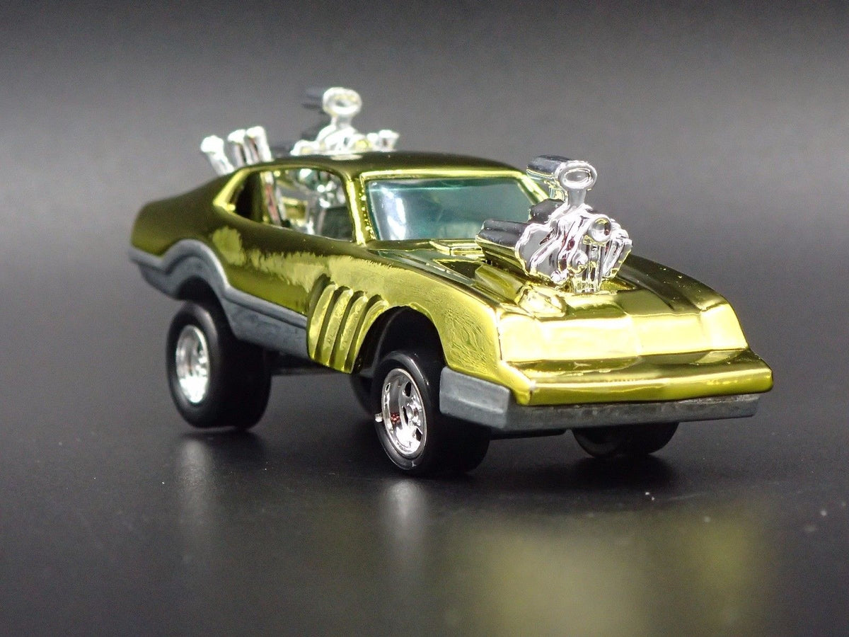 FORD MAVERICK MAD MAVERICK RARE 1:64 SCALE COLLECTIBLE DIORAMA DIECAST MODEL CAR