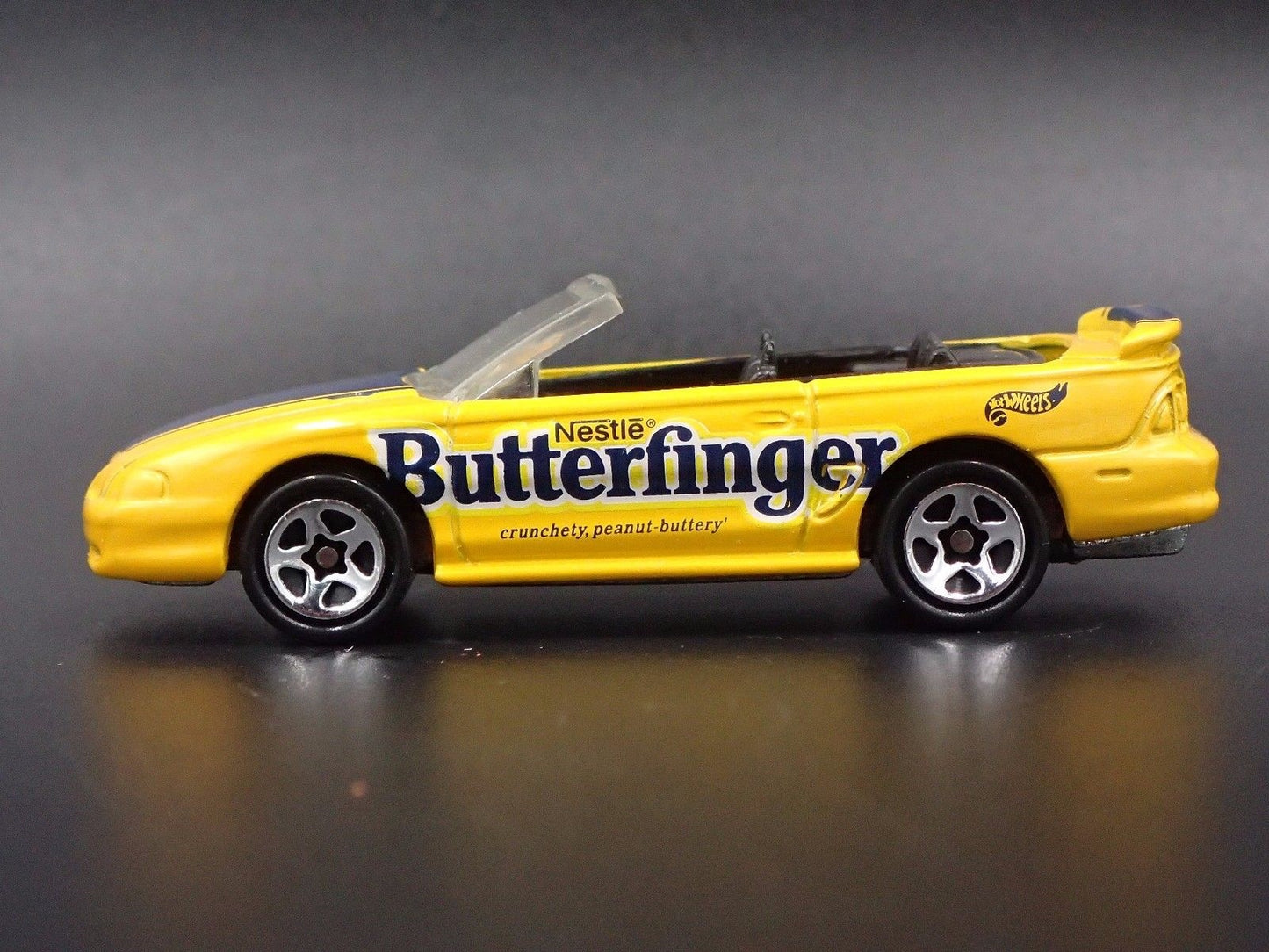 1996 96 FORD MUSTANG GT CONVERTIBLE BUTTERFINGERS 1:64 SCALE DIECAST MODEL CAR