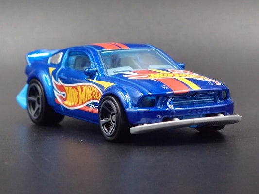 2005- 2009 FORD MUSTANG GT BLUE RARE 1:64 SCALE COLLECTIBLE DIECAST MODEL CAR