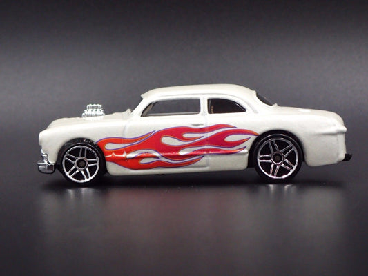 1949 FORD SHOE BOX CLUB COUPE WHITE 1:64 SCALE LIMITED DIORAMA DIECAST MODEL CAR