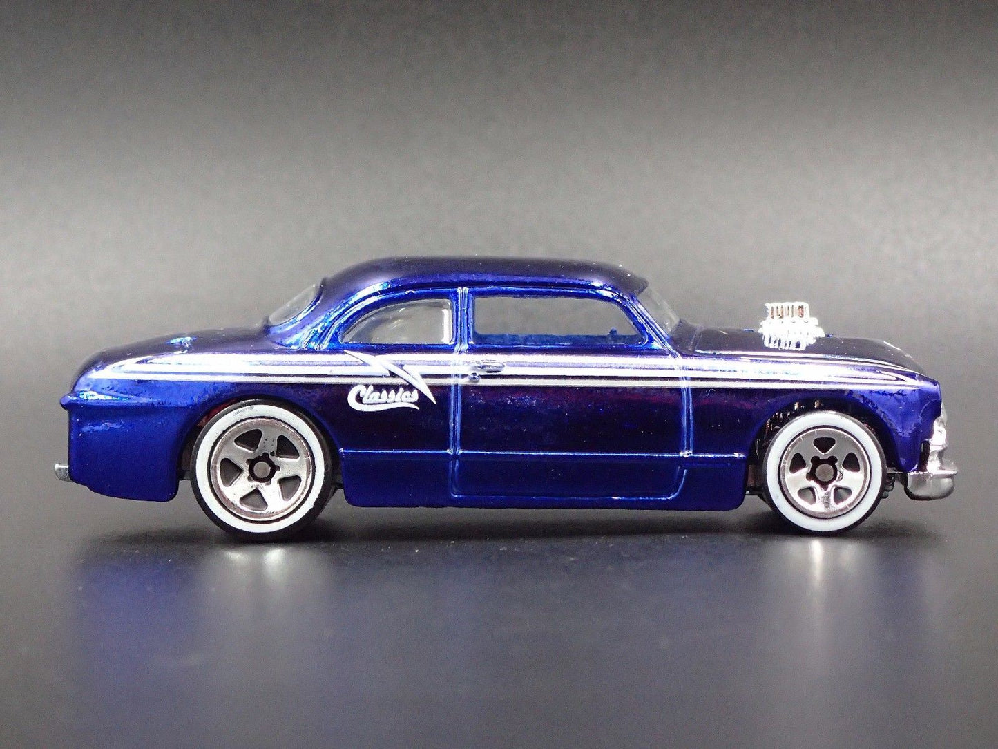 1949-1951 FORD SHOE BOX CLUB COUPE 1:64 SCALE LIMITED DIORAMA DIECAST MODEL CAR