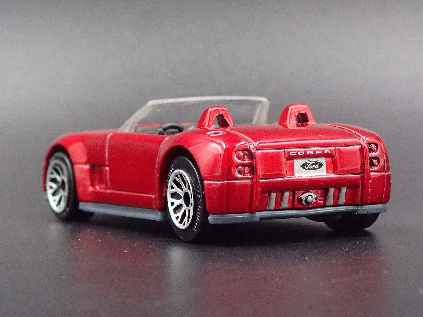 2004 04 FORD SHELBY COBRA CONCEPT RED 1:64 SCALE COLLECTIBLE DIECAST MODEL CAR