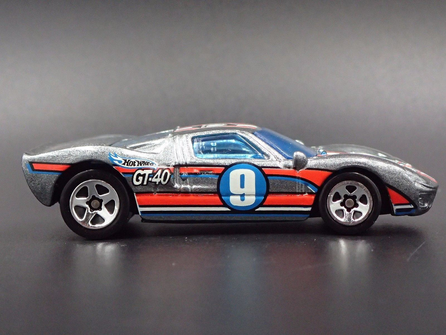 1965 65 FORD GT40 GRAY 1:64 SCALE LIMITED COLLECTIBLE DIORAMA DIECAST MODEL CAR