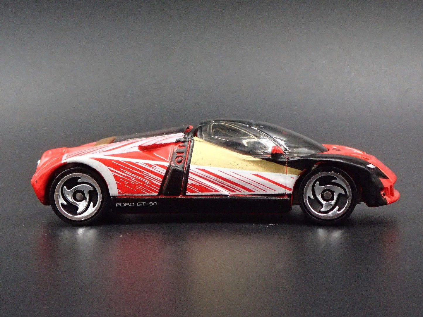 1995 95 FORD GT90 PROTOTYPE CONCEPT CAR RED 1:64 SCALE DIORAMA DIECAST MODEL CAR