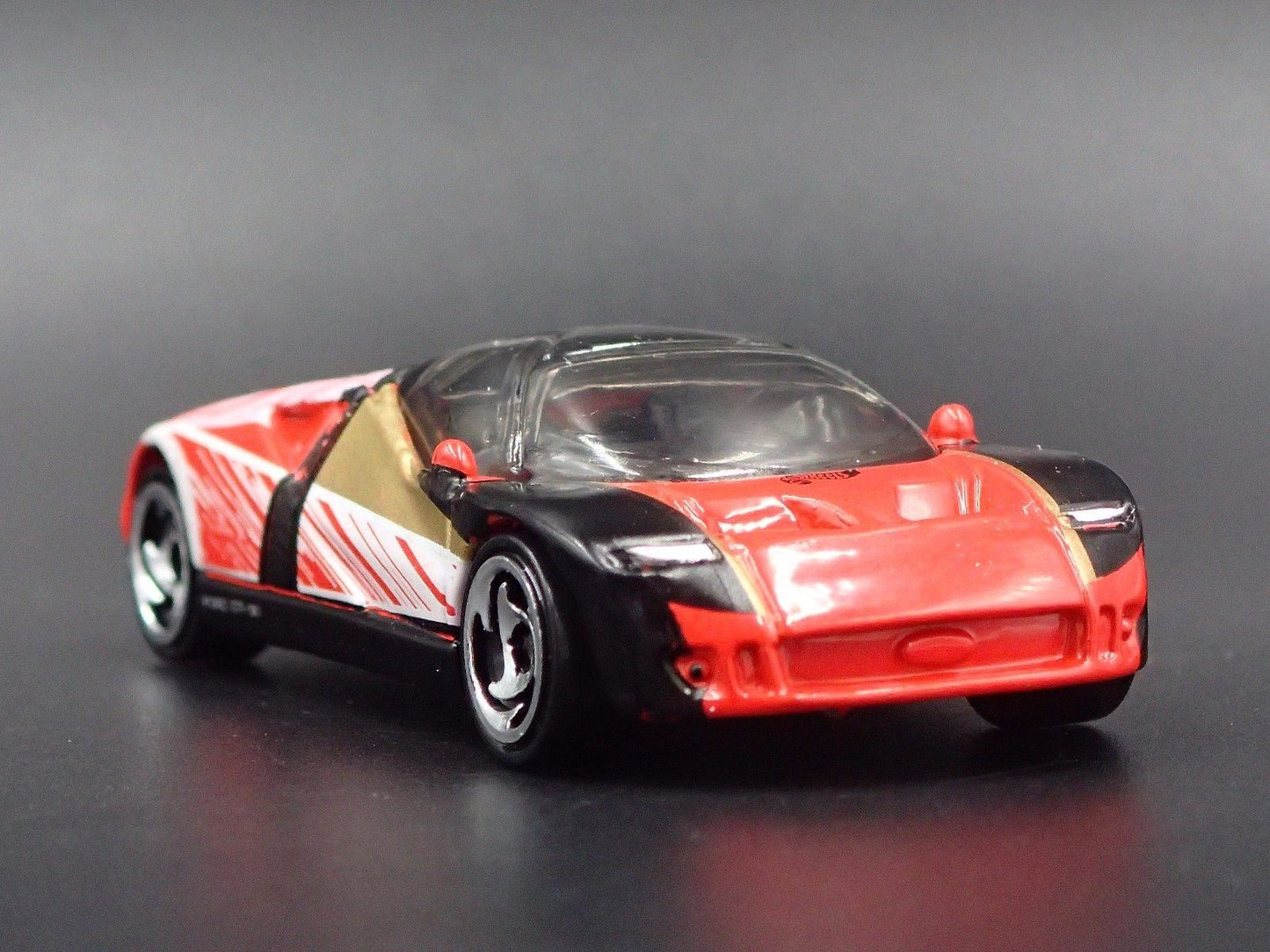 1995 95 FORD GT90 PROTOTYPE CONCEPT CAR RED 1:64 SCALE DIORAMA DIECAST MODEL CAR