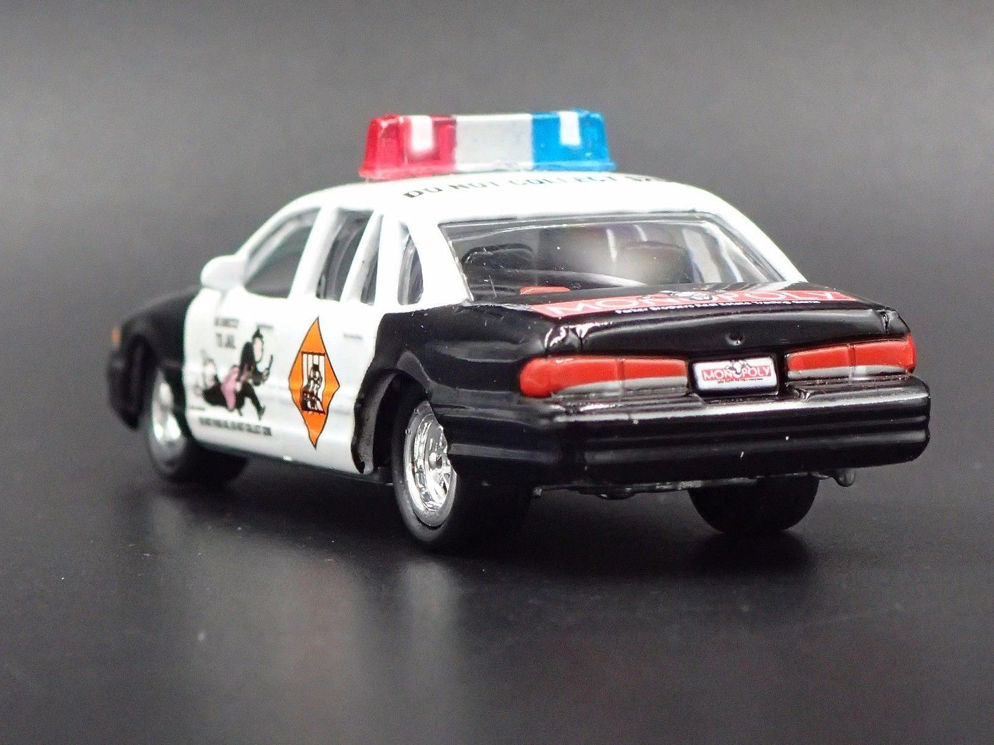1997 97 FORD CROWN VICTORIA POLICE MONOPOLY CAR 1:64 SCALE DIECAST MODEL CAR