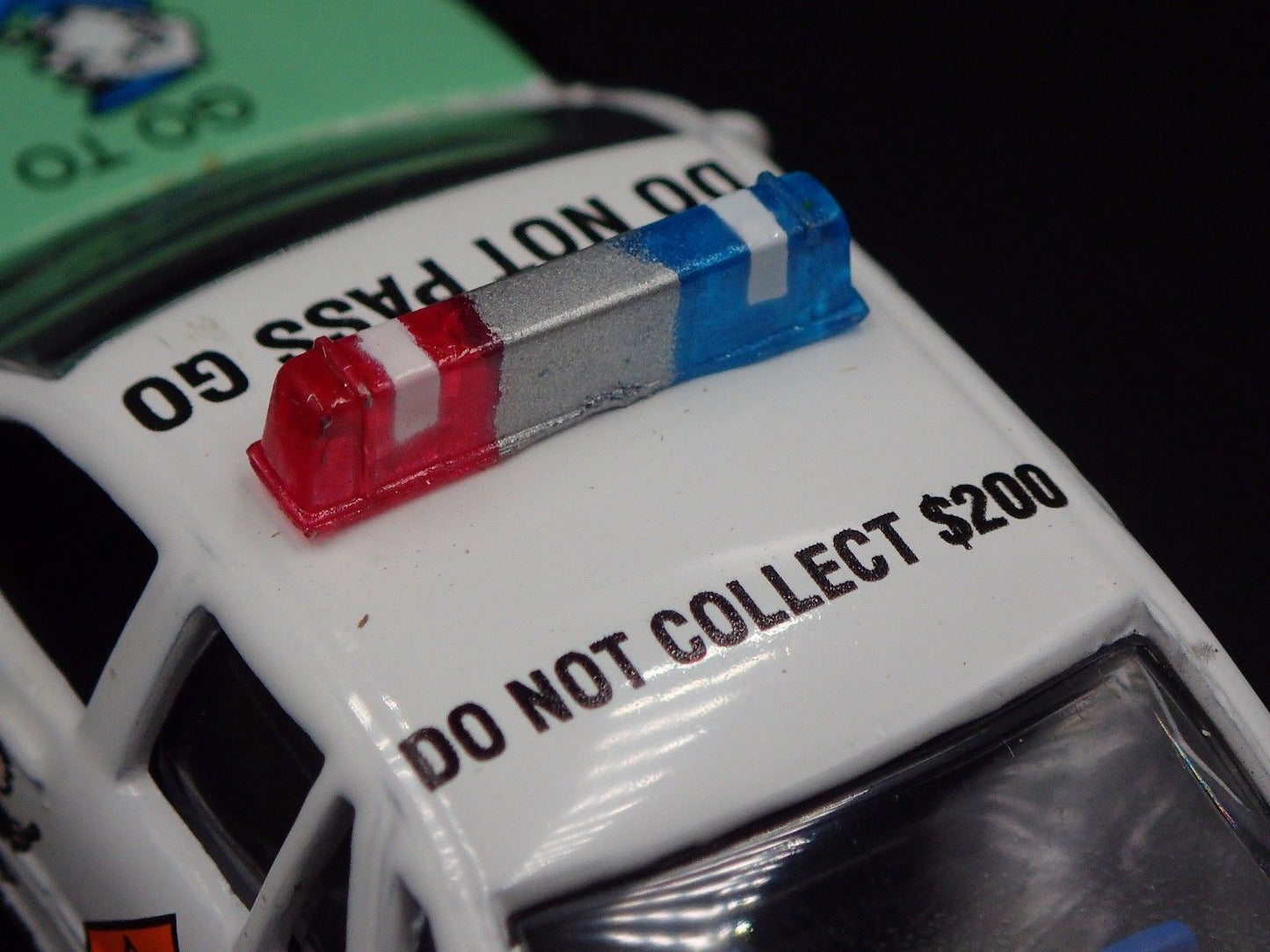 1997 97 FORD CROWN VICTORIA POLICE MONOPOLY CAR 1:64 SCALE DIECAST MODEL CAR