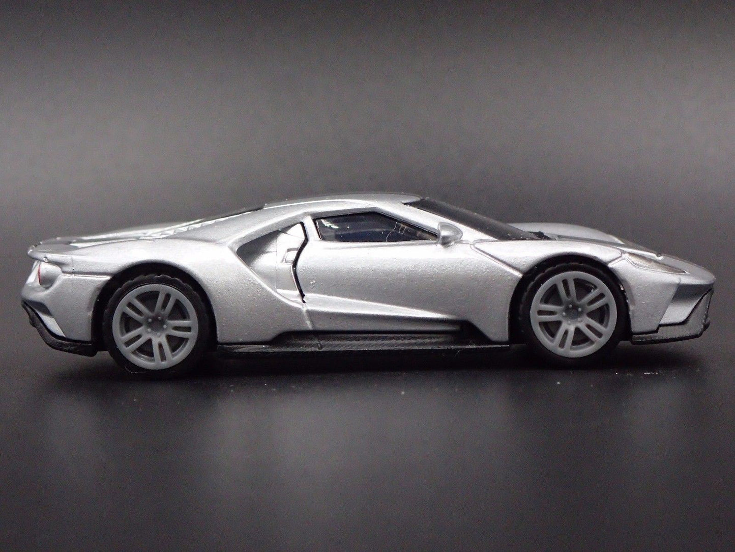 2017-2022 FORD GT SUPERCAR SILVER RARE 1:64 SCALE COLLECTIBLE DIECAST MODEL CAR