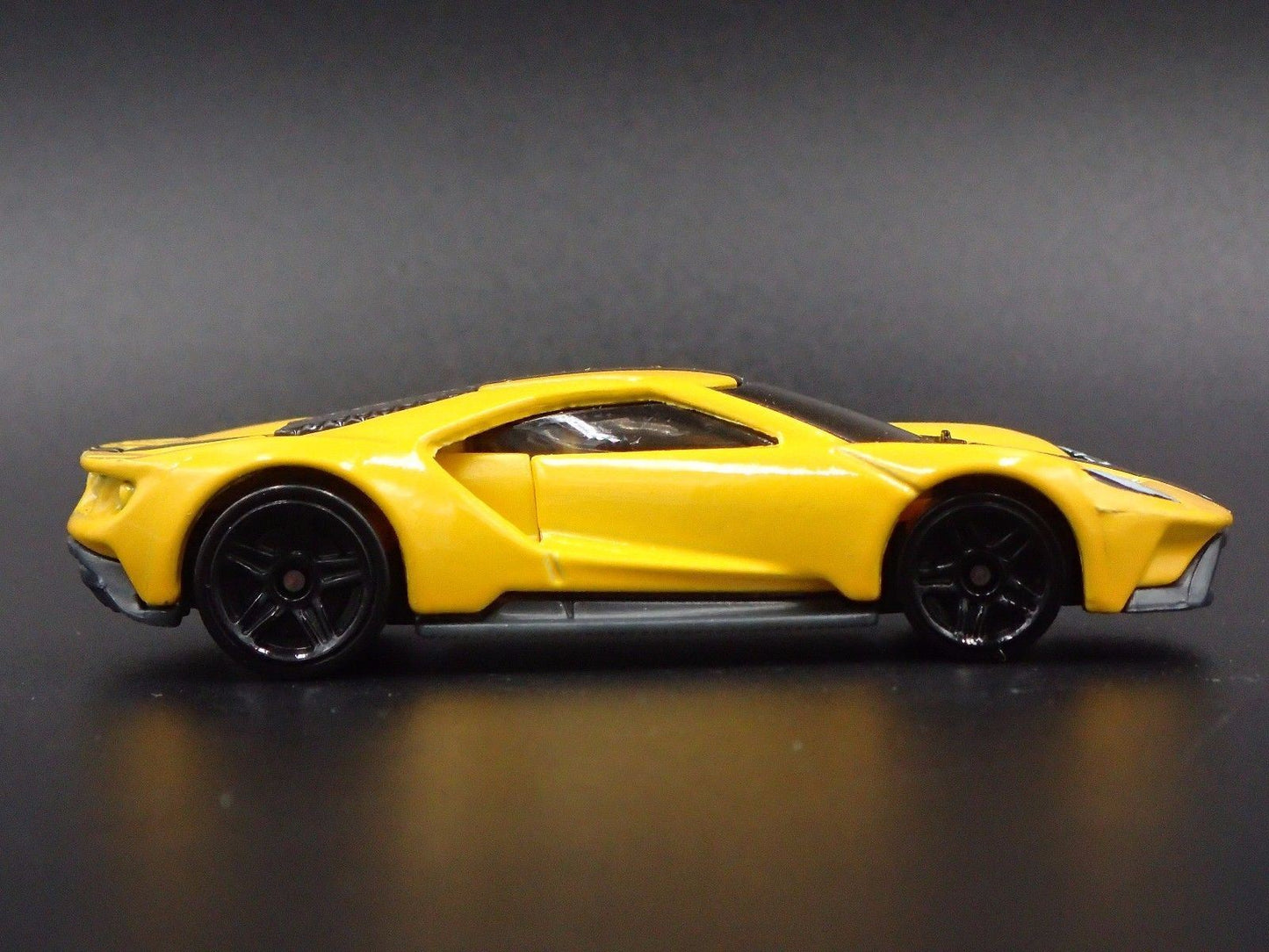 2017-2022 FORD GT SUPERCAR YELLOW RARE 1:64 SCALE COLLECTIBLE DIECAST MODEL CAR