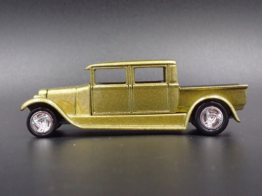 1929 29 FORD CREW CAB PICKUP TRUCK GREEN 1:64 SCALE DIORAMA DIECAST MODEL CAR