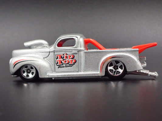 1940 FORD PICKUP TRUCK RARE 1:64 SCALE COLLECTIBLE DIORAMA DIECAST MODEL CAR-Burning Rubber Toy Company