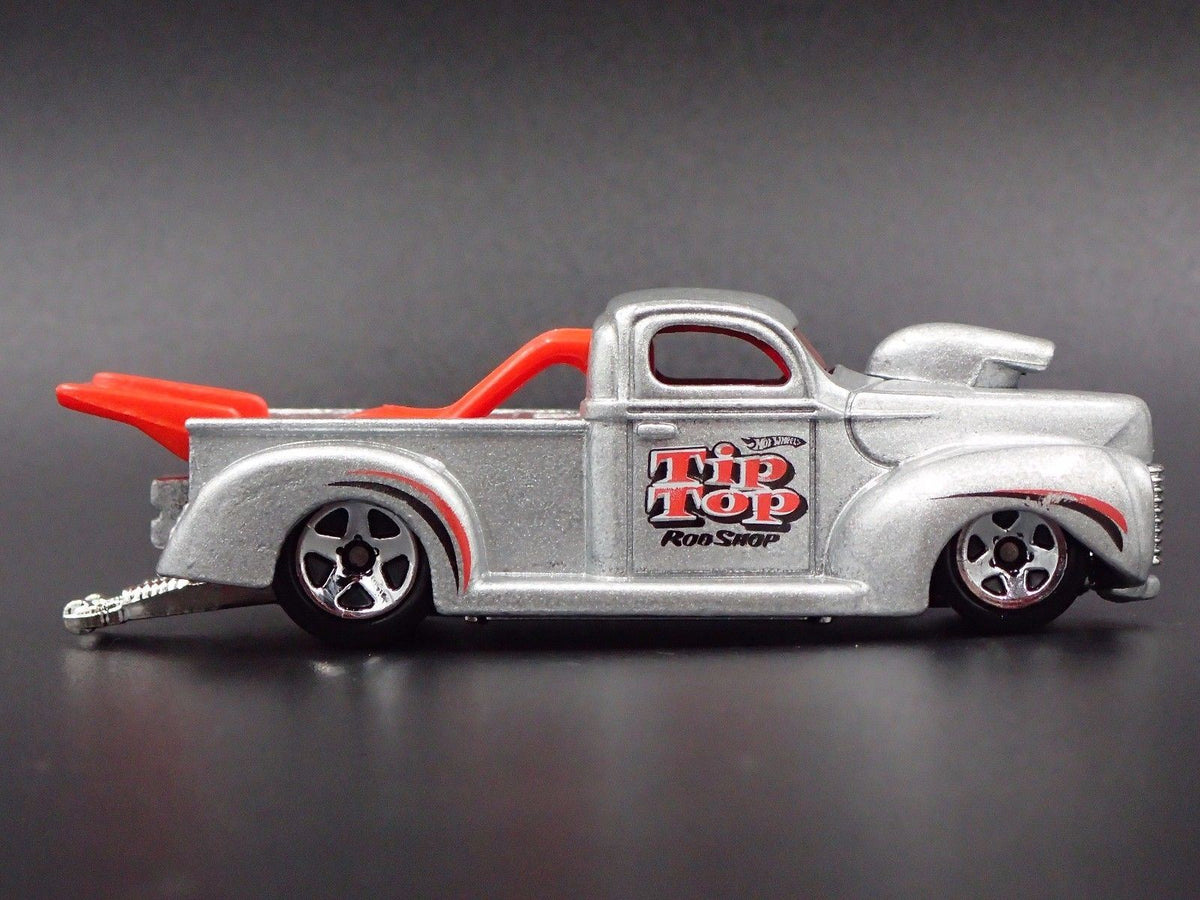 1940 FORD PICKUP TRUCK RARE 1:64 SCALE COLLECTIBLE DIORAMA DIECAST MODEL CAR-Burning Rubber Toy Company