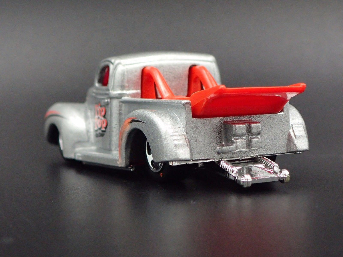 1940 FORD PICKUP TRUCK RARE 1:64 SCALE COLLECTIBLE DIORAMA DIECAST MODEL CAR-Burning Rubber Toy Company
