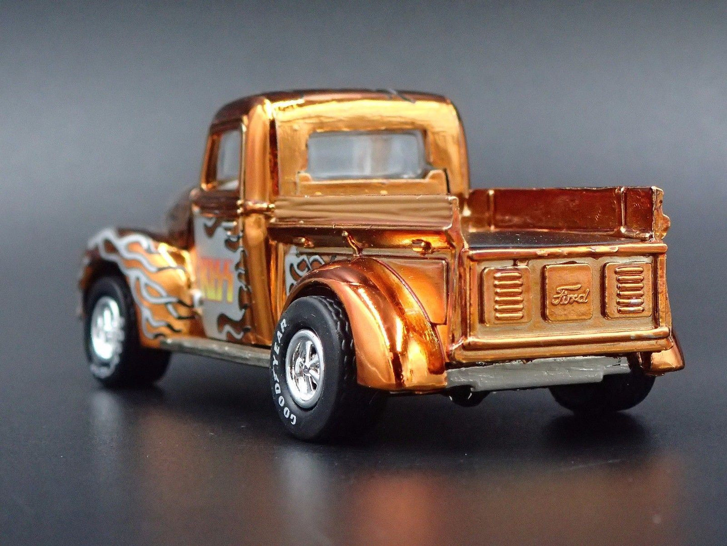 1940 40 FORD PICKUP TRUCK KISS 1:64 SCALE COLLECTIBLE DIORAMA DIECAST MODEL CAR
